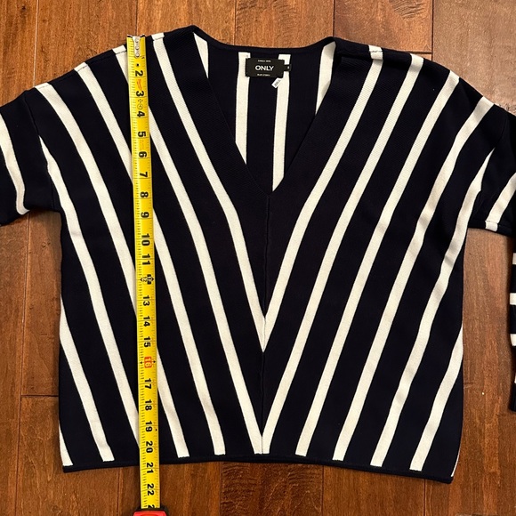 ASOS Only Navy and White V Neck Striped Sweater Sz Small - Picture 5 of 11